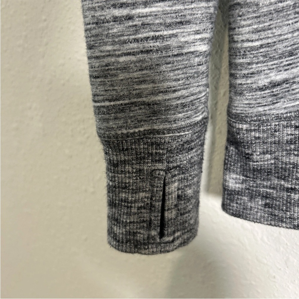 L.L. Bean Women’s Sm Cozy Fleece Pullover Sweatshirt Thumbholes Cowl Neck Gray - Picture 4 of 12